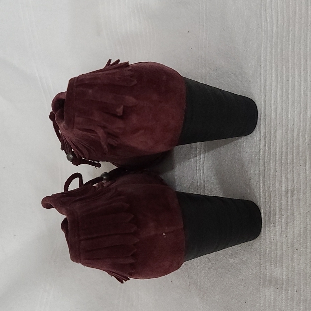 Born Burgandy Leather Moccasin Style Fringed Heeled Booties Size 6.5 EUC - Picture 6 of 12